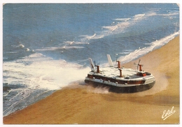 Calais , Venant De Ramsgate , L'hovercraft Arrive Sur La Plage - Aéroglisseurs