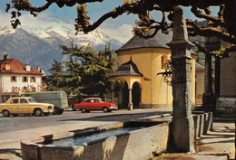 Suisse - Valais VS - Monthey - Place De L'Hôtel De Ville Et Chapelle Du Pont - Abreuvoir - Automobiles - Monthey