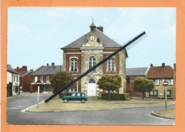 CPSM Grand Format - Hornoy -(80.Somme) - Hôtel De Ville  (Renault 4 L , R4 ) - Hornoy Le Bourg