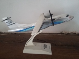 Maquette En Kit ATR 42/600 Ech 1/100 Très Rare - Avions & Hélicoptères