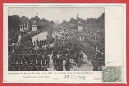 Célébritées - ECRIVAINs - VICTOR HUGO - Centenaire D'HUGO - Funérailles - Le Cortège Aux Champs Elysées - Escritores