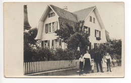 ZÜRICH Wollishofen Familie Vor Haus - Wollishofen