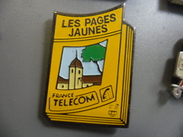 Pin's Les Pages Jaunes France Télécom @ 32 Mm X 21 Mm - France Telecom