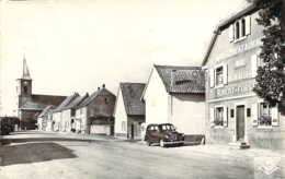 68 HAUT RHIN La Rue Principale De FESSENHEIM Devant Le Café Des Deux Clefs - Fessenheim