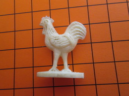 319b Figurine Publicitaire Années 50/60 OISEAU COQ  , Demi Ronde-bosse , Plastique Dur Couleur Ivoire - Birds - Chicken