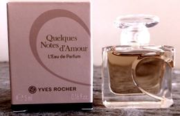 MINIATURE DE PARFUM PLEINE " QUELQUES NOTES D'AMOUR "- YVES ROCHER - Miniatures Femmes (avec Boite)