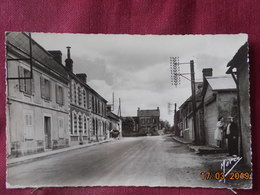 CPSM - Exmes - Rue Des Faubourgs - Exmes