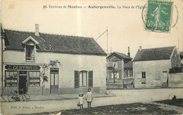 AUBERGENVILLE-la Place De L'église - Aubergenville