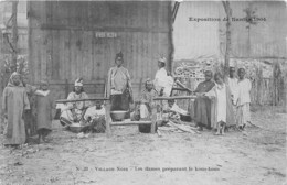 44-NANTES- EXPOSITION 1904- VILLAGE NOIR, LES DAMES PREPARENT LE KOUS-KOUS - Nantes