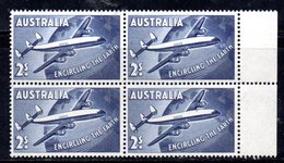 QUS104 - AUSTRALIA 1958 , Posta Aerea Il N. 10  In Fresche Quartine ***  (2380A) . - Ungebraucht