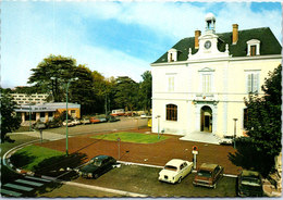 69 RILLIEUX - La Mairie Et La Place - Rillieux La Pape