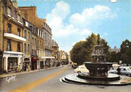 22-GUINGAMP- PLACE DU CENTRE ET FONTAINE DE LA POMPE - Guingamp