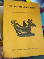 Tin Hat And Animal Money Coin Bank Note Shaw & Kassim Malaya Malaysia - Libros Sobre Colecciones