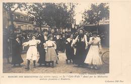 92- NANTERRE- CARTE-PHOTO- MARCHE DES MICINETTES- 25 OCTOBRE 1903 LE " CAKE- WALK" DANSE PAR LES MICINETTES ARRIVEES.... - Nanterre