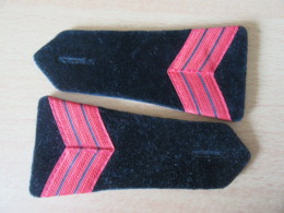 France - Paire D'épaulettes D'uniforme De Pompier En Tissus - 3 Chevrons Rouges - TBE - Feuerwehr