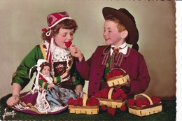 LA BRETAGNE - Petits Enfants En Costume De PLOUGASTEL-DAOULAS (Finistère)(avec Paniers De Fraises) - Costumes