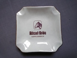 FAÏENCE - RÖSSEL BRÄU KAPPELRODECK - CENDRIER Carré 12cm- Sérigraphie CHEVAL - Milieu 20e - Ashtrays