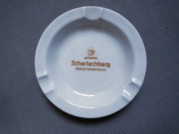 PORCELAINE KÖNIGL. PR. TETTAU - SCHARLACHBERG MEISTERBRTAND - CENDRIER 13cm- Sérigraphie - Milieu 20e - Aschenbecher