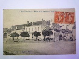 2019 - 1017  RISCLE  (Gers)  :  Place De La  HALLE Aux  GRAINS   1920   - Riscle