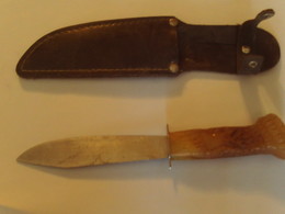 Couteau De Scout Manche  Tete De Cerf     22 Cm Avec Etuit - Messen