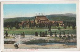 Old Faithful Inn, Yellowstone Park - Yellowstone