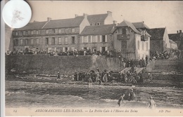 14 -Très Belle Carte Postale Ancienne De  ARROMANHES LES BAINS    La Petite Cale à L'heure Du Bain - Arromanches