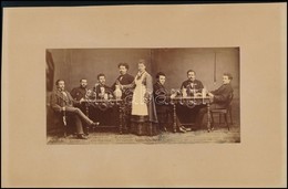 Cca 1870 Trükkös Csoportkép, Két Részből Montázsolt Fotó, Kartonra Kasírozva, 10×20 Cm - Other & Unclassified
