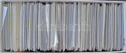 Egy Doboznyi (kb. 1500 Db) Műanyag Képeslaptartó Tok / A Box Of Plastic Postcard Holder Cases, Cca. 1500 Pieces - Non Classés