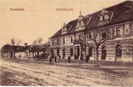 T2 1909 Tata, Tata-Tóváros; Esterházy Utca, Hotel Esterházy Szálloda, étterem és Kávéház, üzletek. W. L. (?) 783. Kiadja - Zonder Classificatie