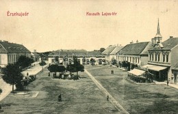 T2 1910 Érsekújvár, Nové Zámky; Kossuth Lajos Tér, Nemzeti Szálloda és Kávéház, üzletek. W.L. Bp. 427.  / Square, Hotel  - Sin Clasificación