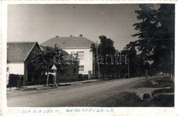 T2 1941 Pélmonostor, Beli Manastir; Nemzeti Bank, Kerékpáros / Street View, Bank, Man With Bicycle. Photo - Zonder Classificatie