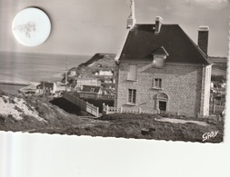 14 -Très Belle Carte Postale Semi Moderne De PORT EN BESSIN    La Maison Des Feux Et La Vierge - Port-en-Bessin-Huppain