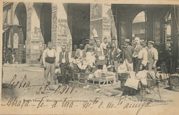 Marchands De Primeurs  à Paris . Les Halles . Parfait Etat . Voyagé Vers Lisboa Portugal . Publicité Sur Les Murs - Halles