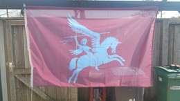 AIRBORNE VLAG/ FLAG MET PEGASUS SYMBOOL – 100 X 150 CM. - Foto"s For Condition , New / Nouve.  ( Originaal) - Drapeaux