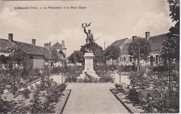 CLEMONT - Le Monument Et La Place Boyer - Clémont
