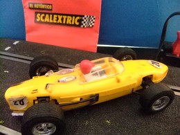 SCALEXTRIC FERRARI 156 TRIANG // AMARILLO DORSAL 28 GUIA MOVIL // MADE IN SPAIN - Autocircuits