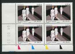 Bloc De 4 Timbres** Gommés De 2013 "0,95 € - France-Singapour - La Mode" Avec Date 08 . 08 . 13 (et Bobst) - 2010-2019