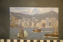 CP, Chine, HONG KONG  The Central District Of Hong Kong Island Viewed From The Kowloon Peninsula - Chine (Hong Kong)