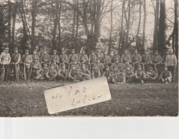 Un Groupe De Chasseurs Cyclistes    ( Carte-photo ) - Reggimenti