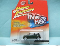 Johnny Lightning - MINI COOPER - 2003 Import Heat Limited Edition 1/64 - Autres & Non Classés