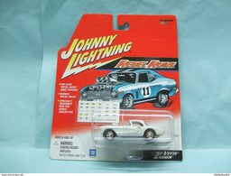 Johnny Lightning - '57 CHEVROLET CORVETTE VETTE GASSER 1957 - 2001 Rebel Rods 1/64 - Autres & Non Classés