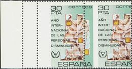 **2612(2). 1981. 30 Pts Multicolor, Pareja. Variedad DENTADO VERTICAL DESPLAZADO, Quedando DOBLE DENTADO EN EL MARGEN. M - Other & Unclassified