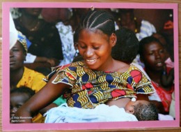 FEMME BEBE AU SEIN ALLAITEMENT SIERRA LEONE PHOTO FEIJE RIEMERSMA BREASTFEEDING MATERNITE SEINS NUS TETEE - Etnica & Cultura