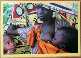 FEMME BEBE AU SEIN ALLAITEMENT MALAWI PHOTO MACIEJ DAKOWICZ BREASTFEEDING MATERNITE SEINS NUS TETEE - Etnica & Cultura