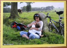 FEMME BEBE AU SEIN ALLAITEMENT FRANCE PHOTO DAVID BERTON BREASTFEEDING MATERNITE SEINS NUS TETEE - Völker & Typen