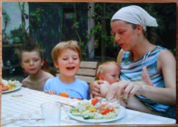 FEMME  BEBE AU SEIN ALLAITEMENT ARENDONK BELGIQUE PHOTO JORIS LAVRYSEN BREASTFEEDING MATERNITE SEINS NUS TETEE - Ethniques, Cultures