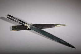 Stylet Artisanal Corse Manche En ébène 148 - Knives/Swords