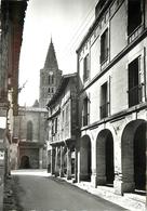LEZAT - Vieille Rue Et Vue Sur Le Clocher De L'église. - Lezat Sur Leze