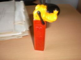 Pez - Old Pez Figure, Yugoslavia,   US Patent 3 942 683 - Pez