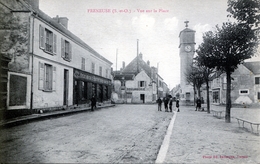 78. YVELINES - FRENEUSE. Vue Sur La Place. - Freneuse